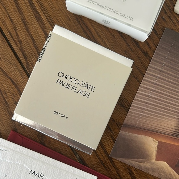 Cloth and Paper Bundle - Picture 8 of 9